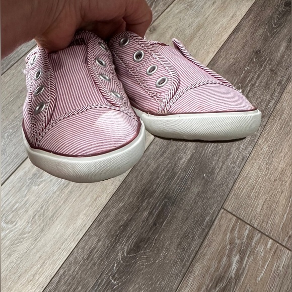 🛍️ Converse white and Red striped Size 7 great condition clean - Picture 5 of 9